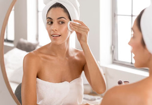 Как очищать кожу лица в домашних условиях: эффективные способы и лайфхаки