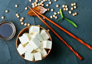 Тофу, или соевый сыр: пищевая ценность и возможный вред