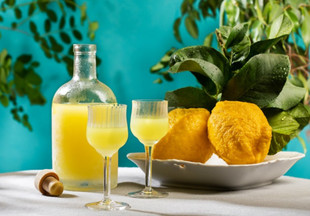 Лимончелло: с чем сочетается лимонный ликёр и как его приготовить