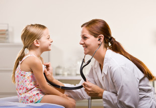 Как развеять детский страх перед врачом: 6 уловок, о которых вам не скажет педиатр
