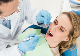 Можно ли лечить зубы во время месячных