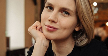 Растут, как сорнячки: Дарья Мельникова объяснила, почему сыновья донашивают вещи друг за другом