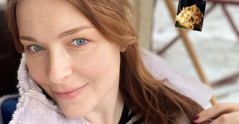 По всем канонам: Светлана Антонова показала свой свадебный торт