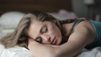 Что такое синдром спящей красавицы и как он проявляется