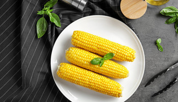 Как правильно варить кукурузу: секреты и лучшие рецепты