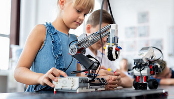 Робототехника для детей: история создания и строение роботов