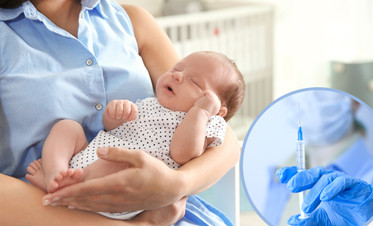 Младенцам не вредно? ВОЗ рекомендует кормящим мамам сделать прививку от COVID-19