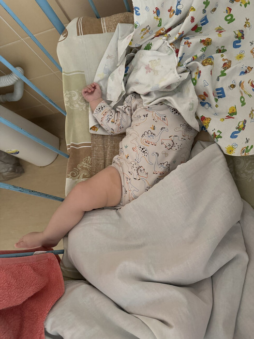 Сон малыша в больнице