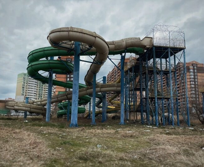 Заброшенный аквапарк «Экватор»
