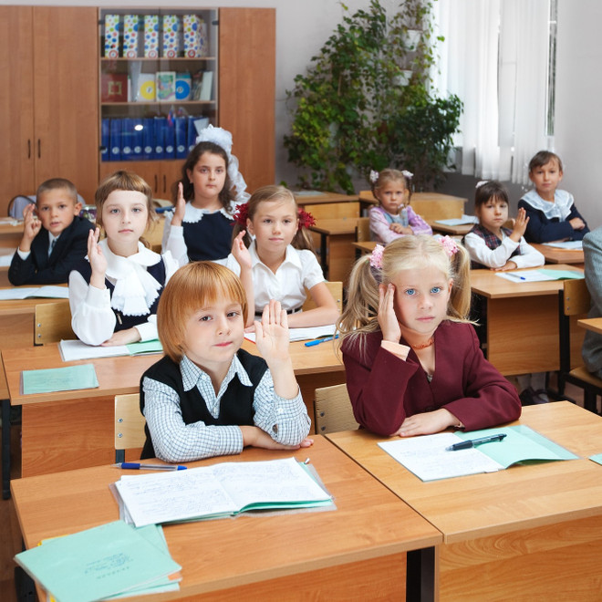 С целью безопасности: в российских школах начинают установку «прослушек»