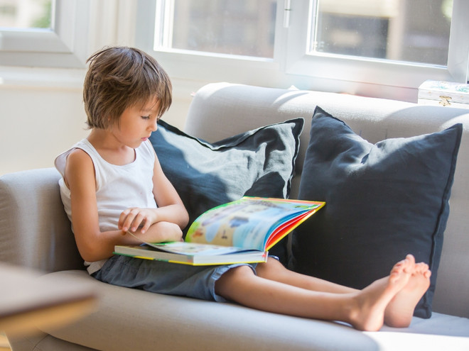 Кошмар родителя — список книг на лето: уловки, которые помогут ребенку его осилить до 1 сентября