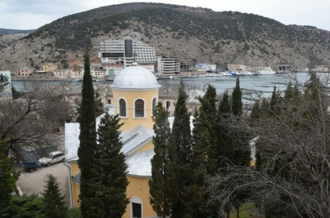 Монастыри и храмы Крыма