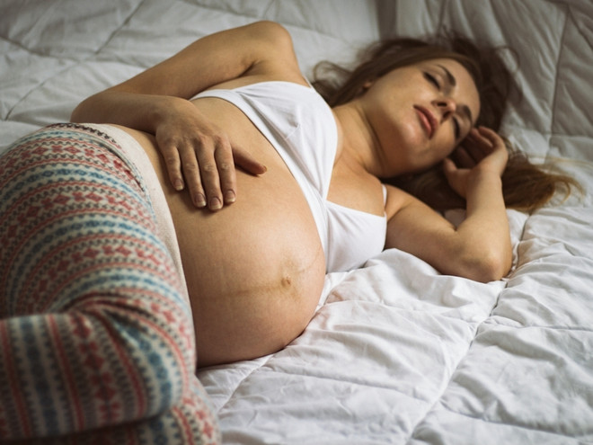 Как правильно спать при беременности на ранних сроках