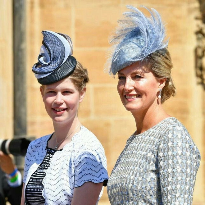 Instagram @coutureandroyals