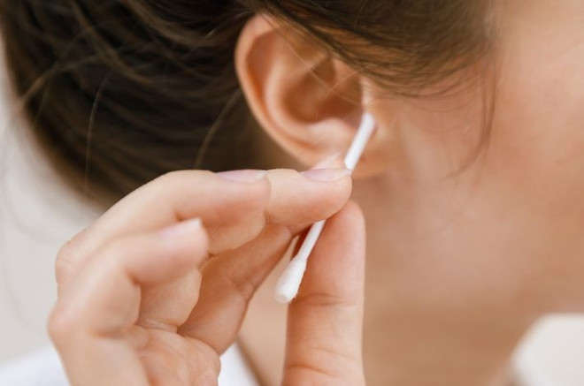 Чем нельзя чистить уши