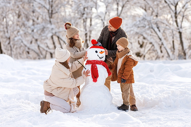 Новогодняя кутерьма: зимние развлечения, игры и забавы с детьми