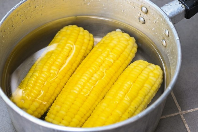 Сколько минут варить кукурузу