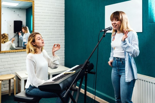 Как научиться петь