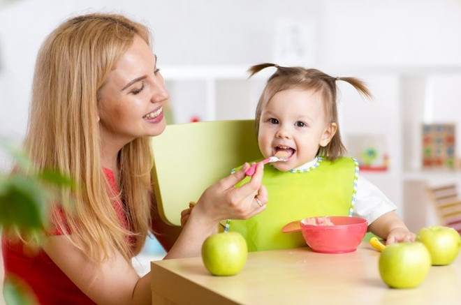 Детские пюре помогают разнообразить питание малыша