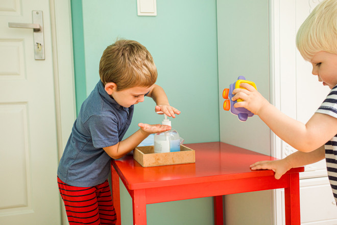 Подписанные горшки и одноразовая посуда: как работают детские сады в условиях коронавирусной инфекции