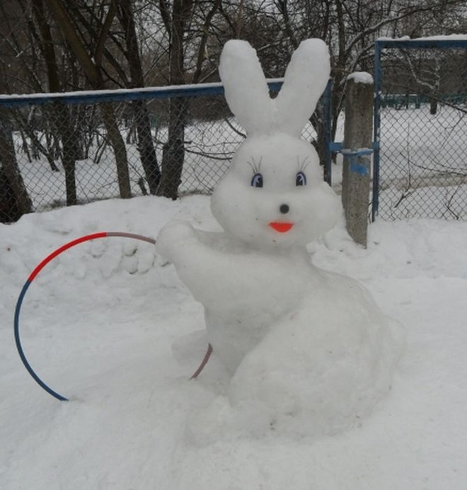 Заяц из снега