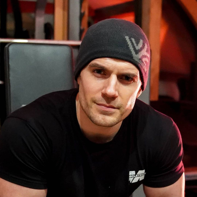 Instagram @ henrycavill