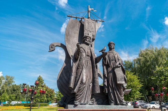 Памятник Петру и Февронье