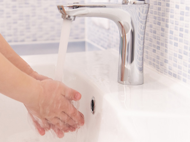 От стишков до лайфхаков: 11 способов приучить ребенка мыть руки