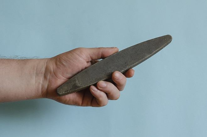 Как наточить ножницы с помощью точильного камня