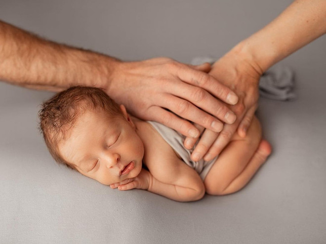 Самая милая фотосессия: 20 способов рассказать, что вы стали родителями, не показывая малыша