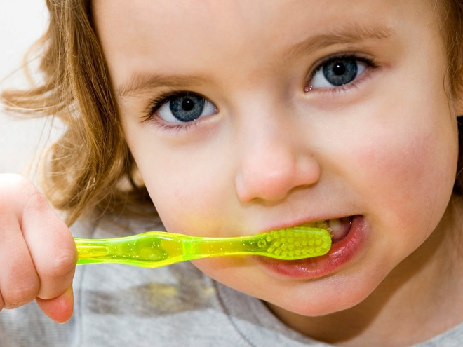 детский стоматолог как чистить зубы