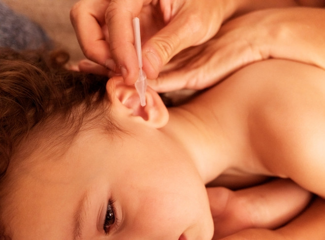 можно ли капать борную кислоту в ухо ребенку