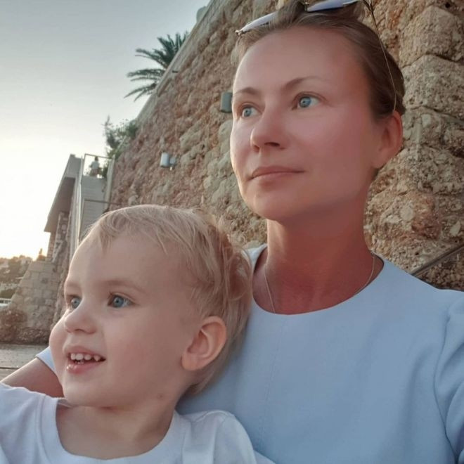 Блондин с темными глазами: Мария Миронова показала портрет с подросшим 2-летним сыном