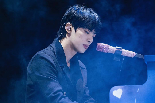 Высьупление Джина в рамках RUNSEOKJIN_Ep.Tour