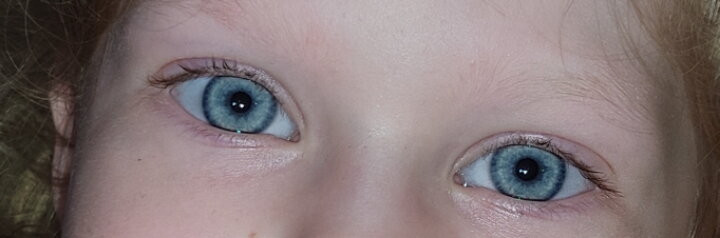 Какого цвета глаза?
