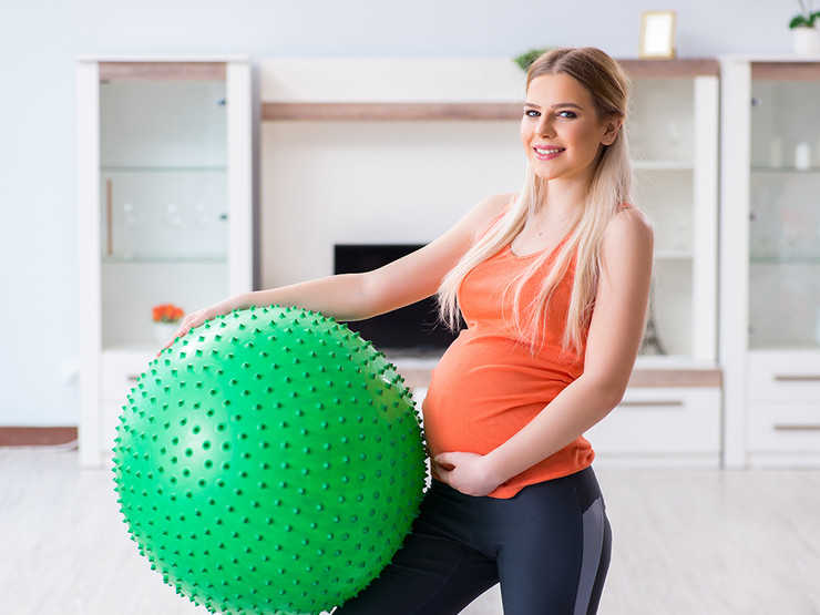 Фитбол для беременных: польза, упражнения, противопоказания