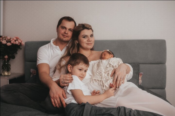 Сегодня нашей Амельке ровно