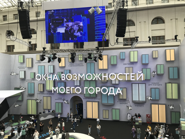 Девочки, сегодня посетили выставку