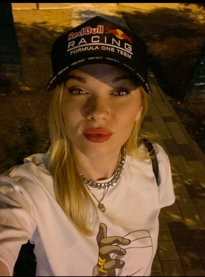 Снова началась борьба блондинка