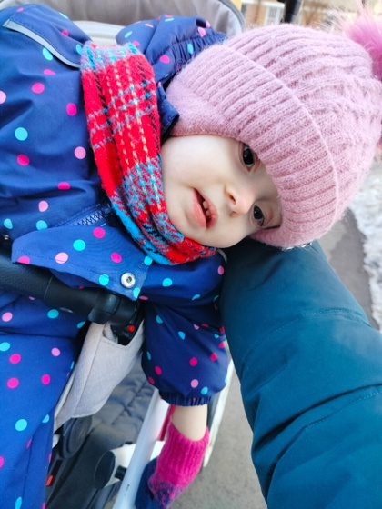 Погуляли с младшей 🤗💛☀️.