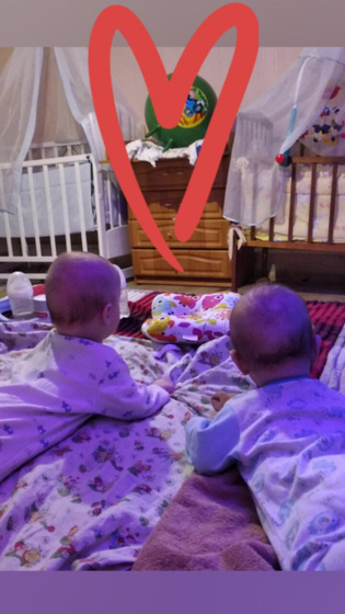 4 месяца двойняшкам