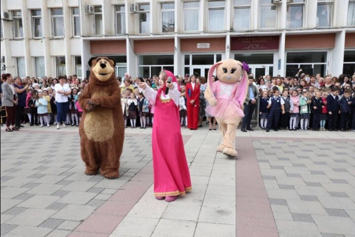 Первые дни в школе.