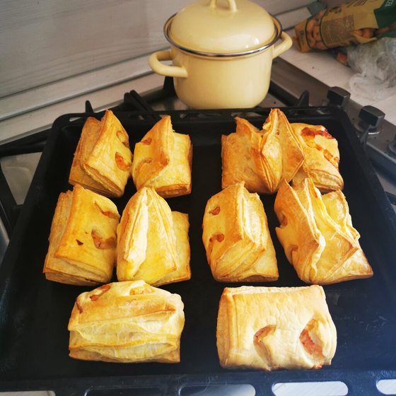 Слойки с мясом и