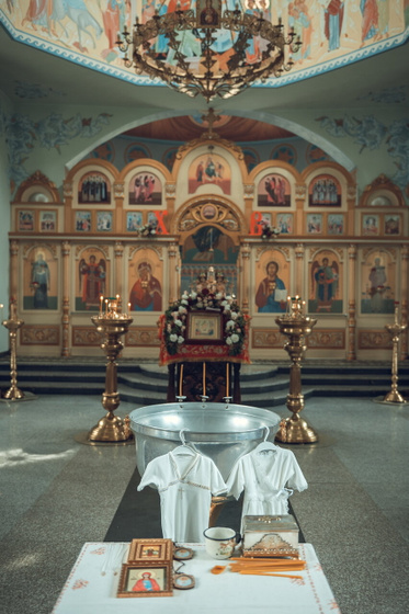 Покрестили крошек??