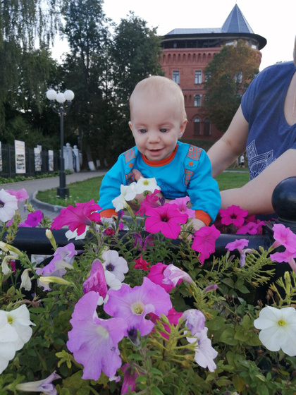 Нам сегодня 8 мес.