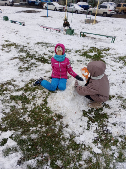 Снега мало, но поигрались.