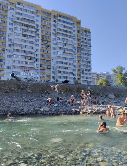 На речке, как всегда, не без приключений