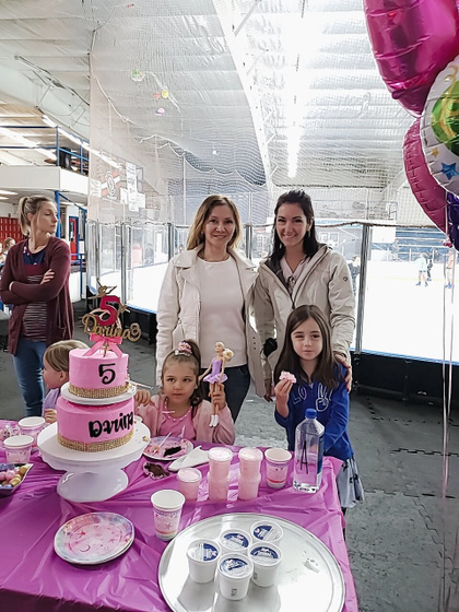 День рождения Дариночки . 5 летие - на катке в мае