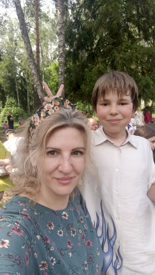 А как у вас на Троицу гуляют?