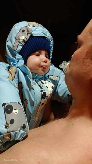Вышли погулять наконец то,